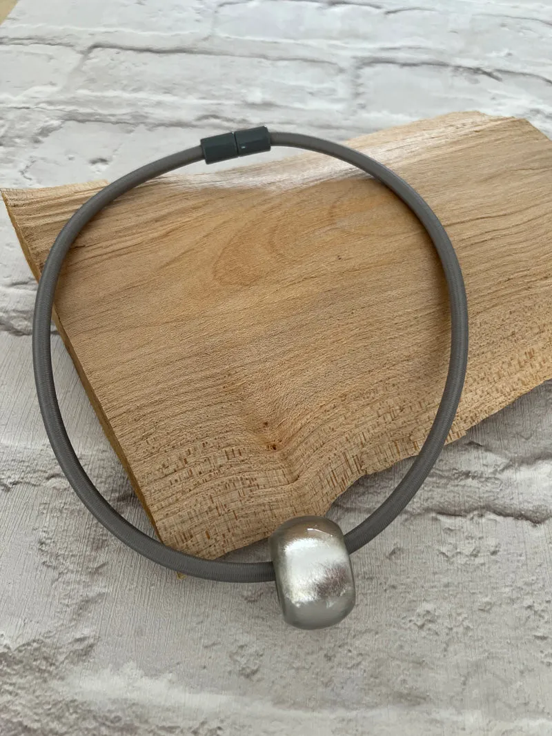 Calitaa Luxury Collection Bead Silver Leaf